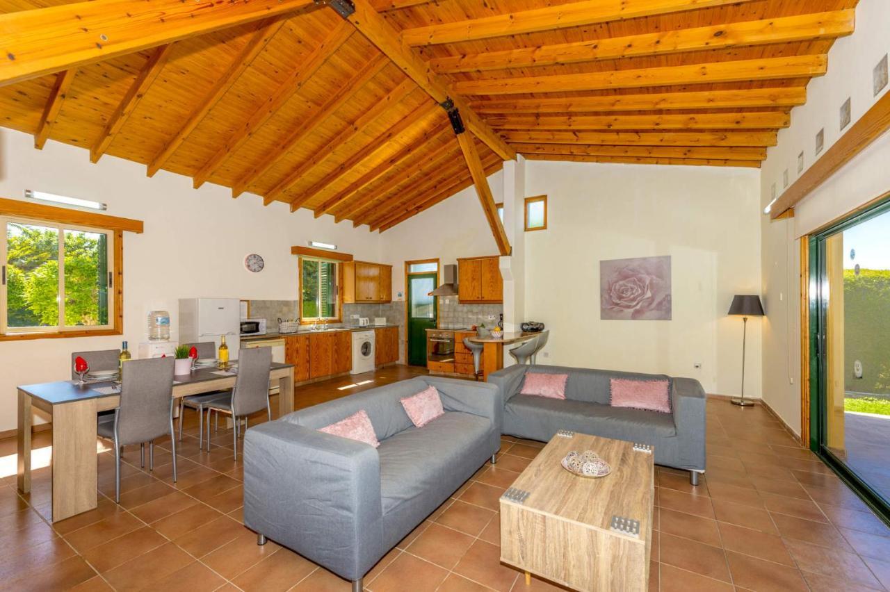 Villa Rosie By Villa Plus Polis Luaran gambar