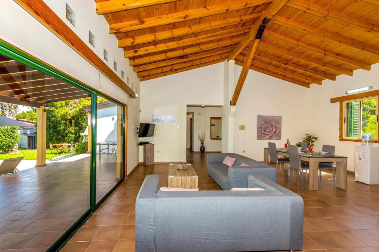 Villa Rosie By Villa Plus Polis Luaran gambar
